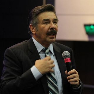 Jorge Ortiz de Pinedo defiende a Kate del Castillo