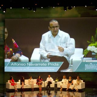 La STPS descarta afectaciones al salario por dólar