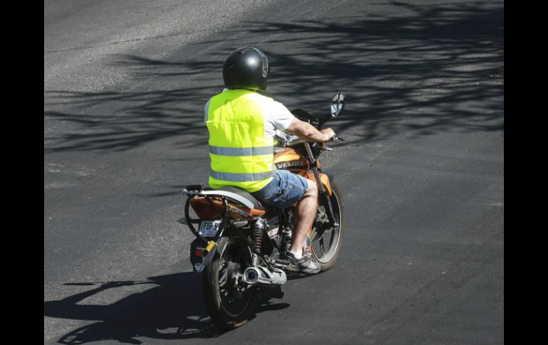 Estiman que se han presentado cerca de 500 quejas por parte de motociclistas que se oponen a dicha medida. EL INFORMADOR / ARCHIVO
