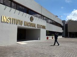 También en la sesión fue aprobado el Catálogo de Cargos y Puestos del Servicio Profesional Electoral Nacional. ESPECIAL /