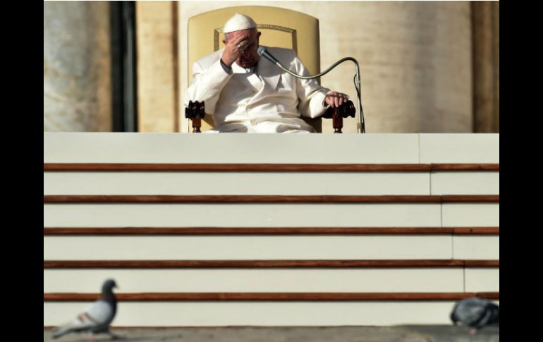 El Papa afirma que las aplicaciones biotecnológicas en medicina no pueden guiarse sólo por objetivos industriales o comerciales. AFP / ARCHIVO