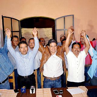 Rinde protesta nuevo alcalde de Tixtla, Guerrero
