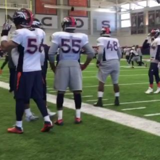 Broncos entrena bajo techo y sin tres titulares