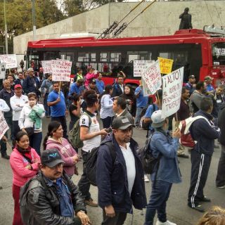 Colectivos se manifiestan contra la 'privatización de pensiones'