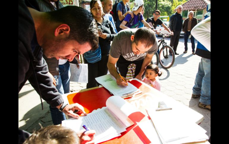 El pasado miércoles entregaron 22 mil firmas para impedir la construcción. EL INFORMADOR / ARCHIVO