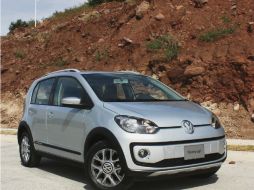 Estacionarse es tan fácil como la tabla del uno, algo para lo cual ayuda mucho la buena área de cristales y el sensor de reversa. EL INFORMADOR / M. Castillo