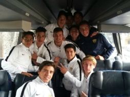 Los jugadores llegaron poco antes de las 19:00 horas. TWITTER / @PumasMX