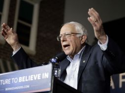 Bernie Sanders busca cerrar huecos y eliminar las exenciones fiscales de las firmas extractoras de petróleo, gas, y carbón. AP / ARCHIVO