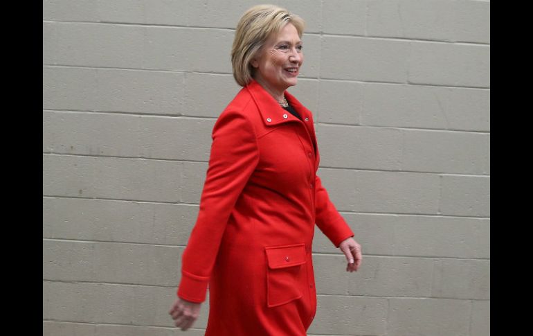 El diario cita como ejemplo que Clinton mantiene una fuerte posición en el tema del combate a la proliferación de armas de fuego. AFP / J. Sullivan