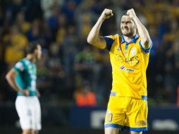 El atacante francés sentenció el 3-1 para los Tigres con un remate de cabeza antes de terminar el primer tiempo. MEXSPORT / J. Martínez