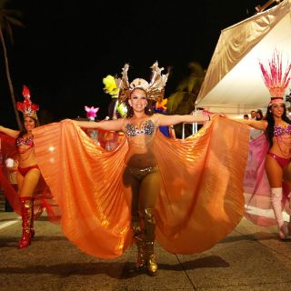 Vestuarios de Carnaval de Veracruz, historias llenas de brillo