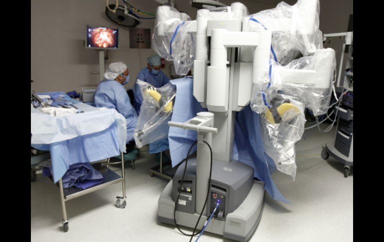 Se trata de una práctica que evolucionará en los próximos años, e incluso se pretende que puedan realizarse procedimientos a distancia. NTX / ARCHIVO