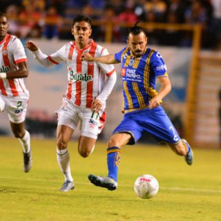 Investigan a policías tras riña en el San Luis-Necaxa