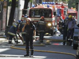 Bomberos atendieron la emergencia en el predio del grupo Clarín. EFE / BUENOS AIRES, ARGENTINA (01/FEB/2016).- Un in