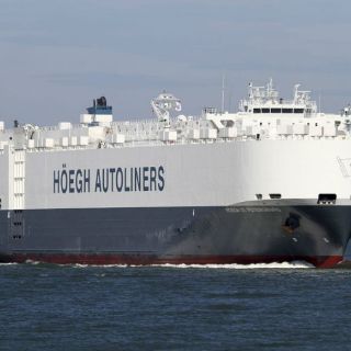 China envía buque al Índico para buscar restos del MH370