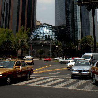 La BMV suspende operaciones por aniversario de la Constitución