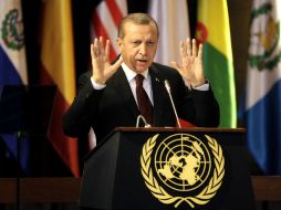 Erdogan calificó de insostenible poder mantener a los 260 mil refugiados que se encuentran en campamentos. EFE / S. Silva