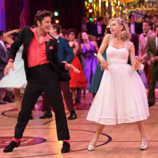 Musical en vivo 'Grease' tiene exitoso debut