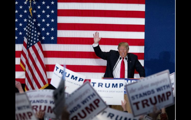 Durante su campaña, Trump ha reiterado su propuesta de prohibir 'temporalmente' la entrada a EU a todos los musulmanes. AP / M. Altaffer