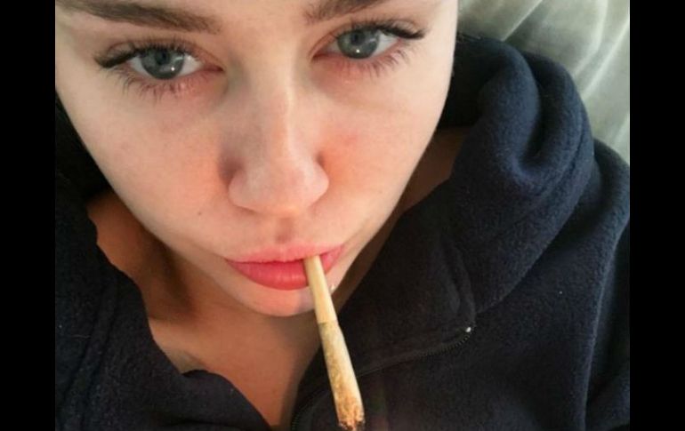 Usuarios comentaron que ''no está lejos de tocar fondo'' y otros le piden que se detenga. INSTAGRAM / @mileycyrus