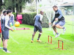 Viajó con el equipo. El argentino Gonzalo Bergessio podría entrar de cambio ante Murciélagos. EL INFORMADOR / P. Franco