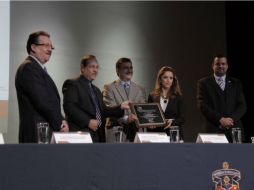 La licenciatura de Medicina Veterinaria y Zootecnia acaba de recibir la certificación de CONEVET y COPEVET. TWITTER / @udg_oficial