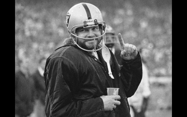 El ex quarterback de Raiders es finalista a ser exaltado al Salón de la Fama. AP / ARCHIVO