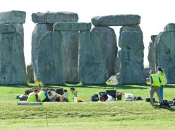Arqueólogos han identificado los restos de 14 mujeres y nueve hombres en Stonehenge. FACEBOOK / Stonehenge