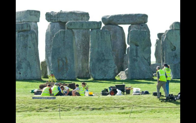 Arqueólogos han identificado los restos de 14 mujeres y nueve hombres en Stonehenge. FACEBOOK / Stonehenge