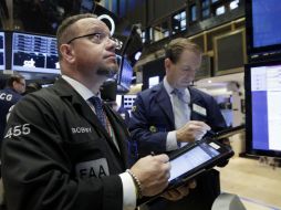 El índice Nasdaq bajó 12.71 puntos hasta las cuatro mil 504.24 unidades y el selectivo S&P 500 avanzó hasta los mil 912.53 enteros. AP / R. Drew