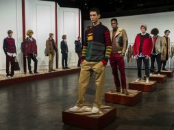 Tommy Hilfiger abrió la puerta en gorros, abrigos hasta los tobillos, con tejidos y cortes funcionales y cómodos. AP / A. Kudacki