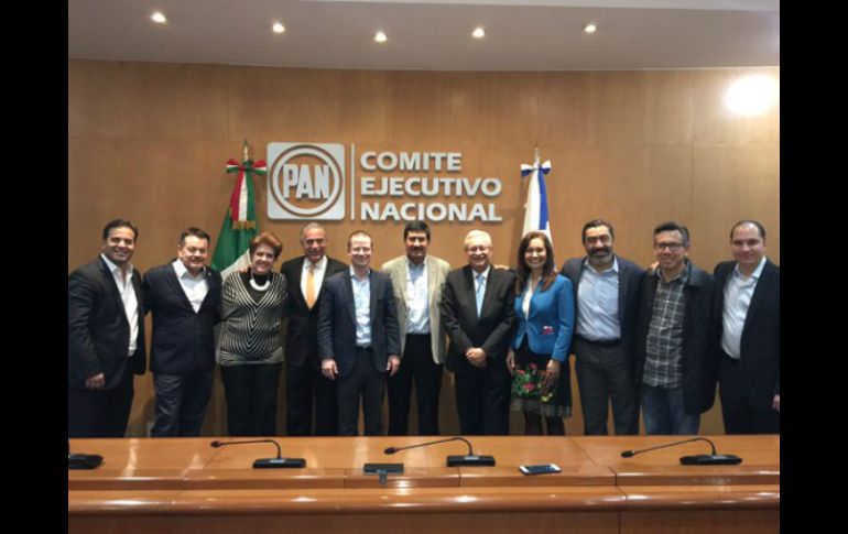 El Comité Ejecutivo Nacional del PAN determinó que Javier Corral (c) sea su candidato por la gubernatura de Chihuahua. TWITTER / @RicardoAnayaC