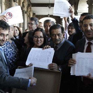 Piden que los 20 mil ciudadanos acudan a firmar amparo: Morena