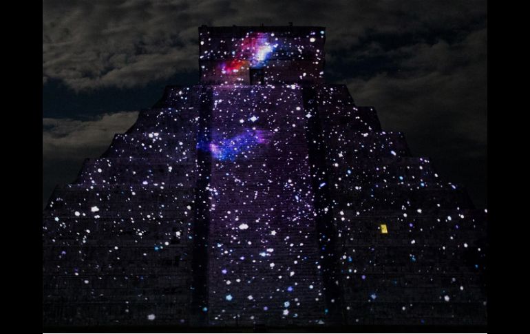 El espectáculo de luz y sonido denominado 'Noches de Kukulcán' inició desde el 19 de enero del 2015. ESPECIAL / http://nochesdekukulkan.com