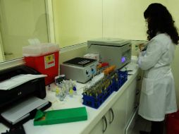 Si una mujer enferma y en el futuro pretende procear hijos se recomienda congelar óvulos ya fecundados. EL INFORMADOR / ARCHIVO