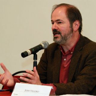 El pasado no está quieto, asegura Juan Villoro