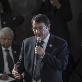 Cuestionan austeridad a titular de la Sepaf