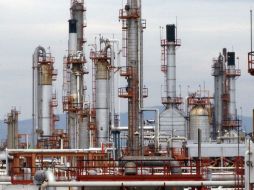 Analistas consideran que la intensión de Obama de poner un impuesto a productores ha afectado los precios del petróleo. EFE / ARCHIVO