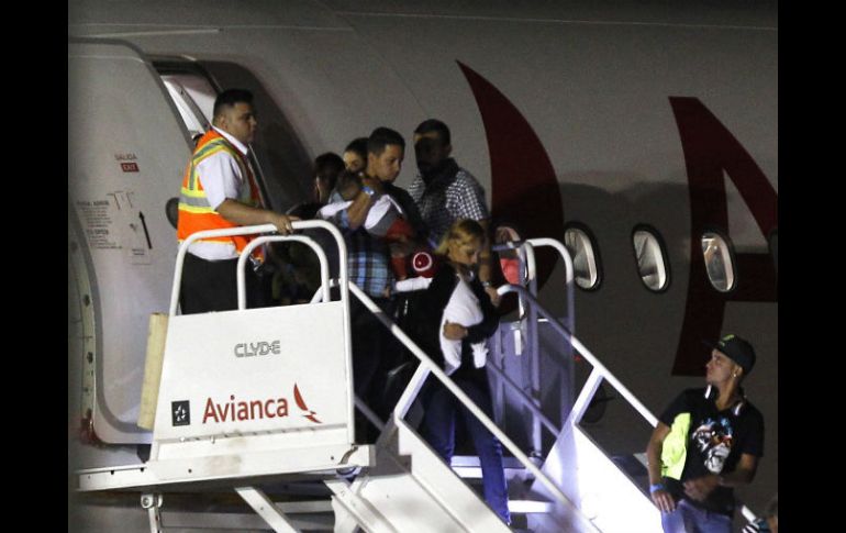 En Panamá, unos mil cubanos que se encuentran ahí viajarán vía aérea a México en los próximos días. EFE / O. Rivera