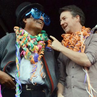 Edward Norton visita a Evo Morales durante carnaval