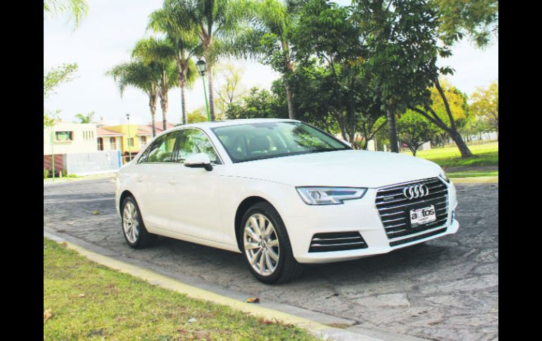 Cambios. Los elementos exteriores se perciben en los nuevos juegos de luces y algunos elementos en cromo sobre las manijas. EL INFORMADOR / M. Castillo