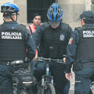 Investigan a 178 policías tapatíos; separan a 16
