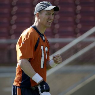 Peyton Manning luce casi perfecto para el Super Bowl 50