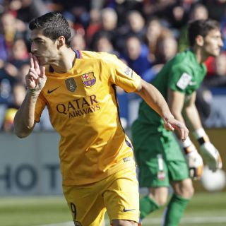 Barcelona sale bien librado de Levante