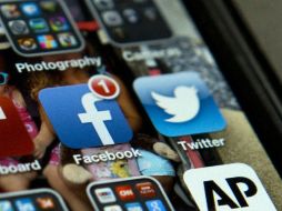 Aseguran que con las modificaciones, Twitter se parecería más a Facebook y ya no sería una red social 'en vivo'. AP / E. Vucci