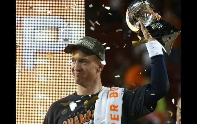 Peyton Manning dejó la incógnita de su retiro flotando en el aire, luego que, tras la victoria de sus Broncos de Denver. AFP / T. Clary