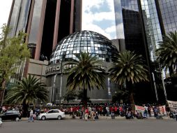 El peso inicia con una depreciación de 0.97% o 17.9 centavos, al cotizar en alrededor de 18.62 pesos por dólar. NTX / ARCHIVO