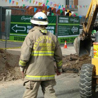 Evacuan a vecinos de El Colli por fuga de gas