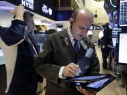 El índice compuesto del mercado Nasdaq cayó hasta las cuatro mil 283.75 unidades y el selectivo S&P 500 a los mil 853.44 enteros. AP / R. Drew