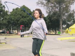 Constancia. Karen Tinajero ha adoptado la práctica del deporte como un estilo de vida saludable. ESPECIAL /